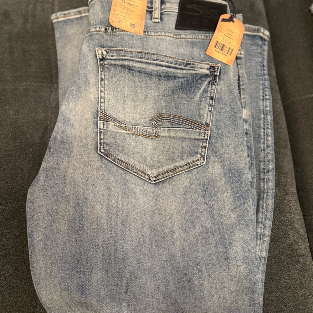 Silver jeans 42x30 with tags